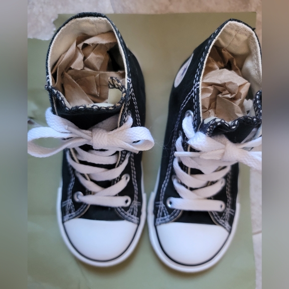 Adorable Toddler Converse Trainers, Size 10 (toddler) EUC. - Picture 3 of 8